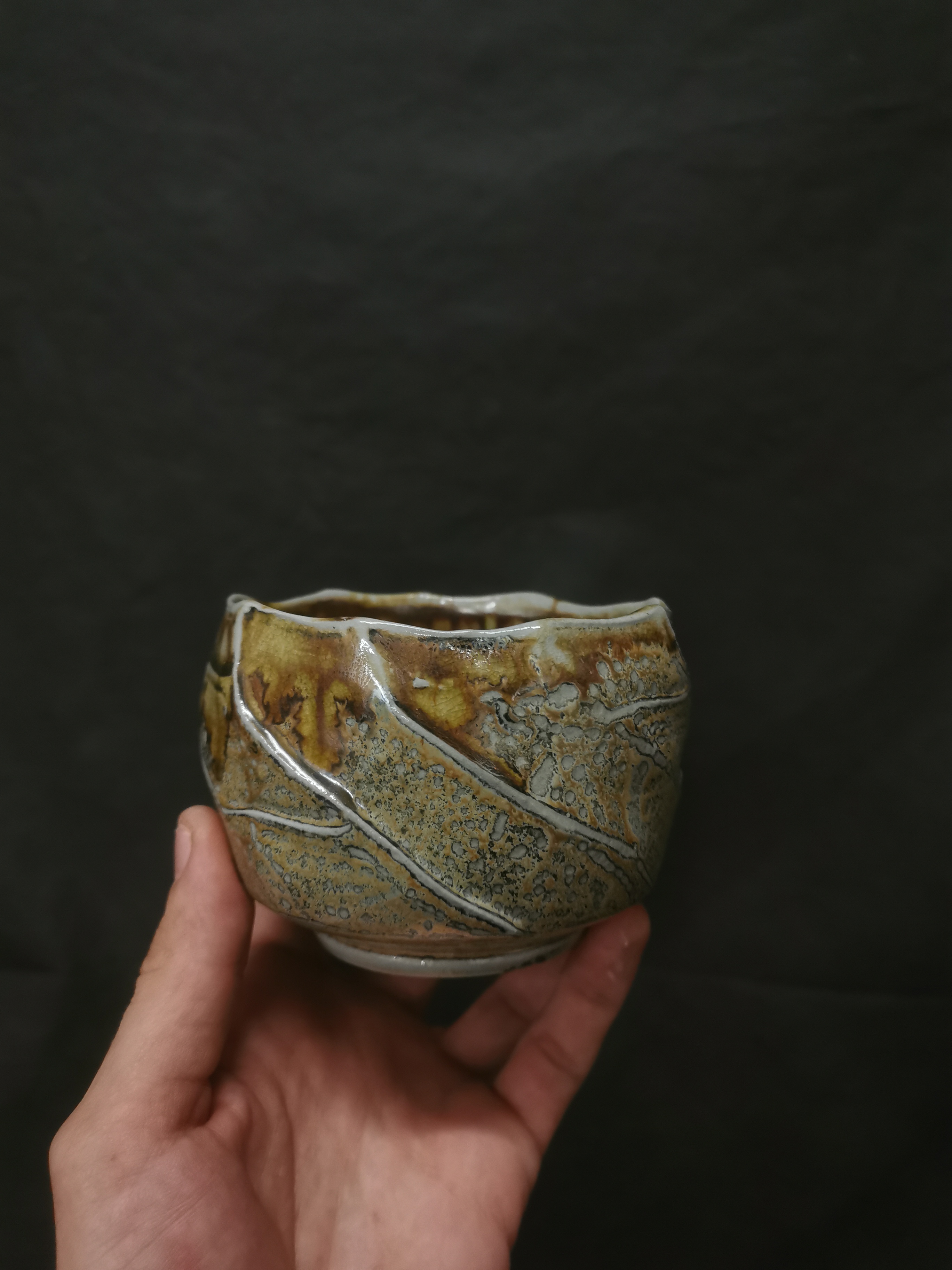 Salt-glazed bowl - view 2