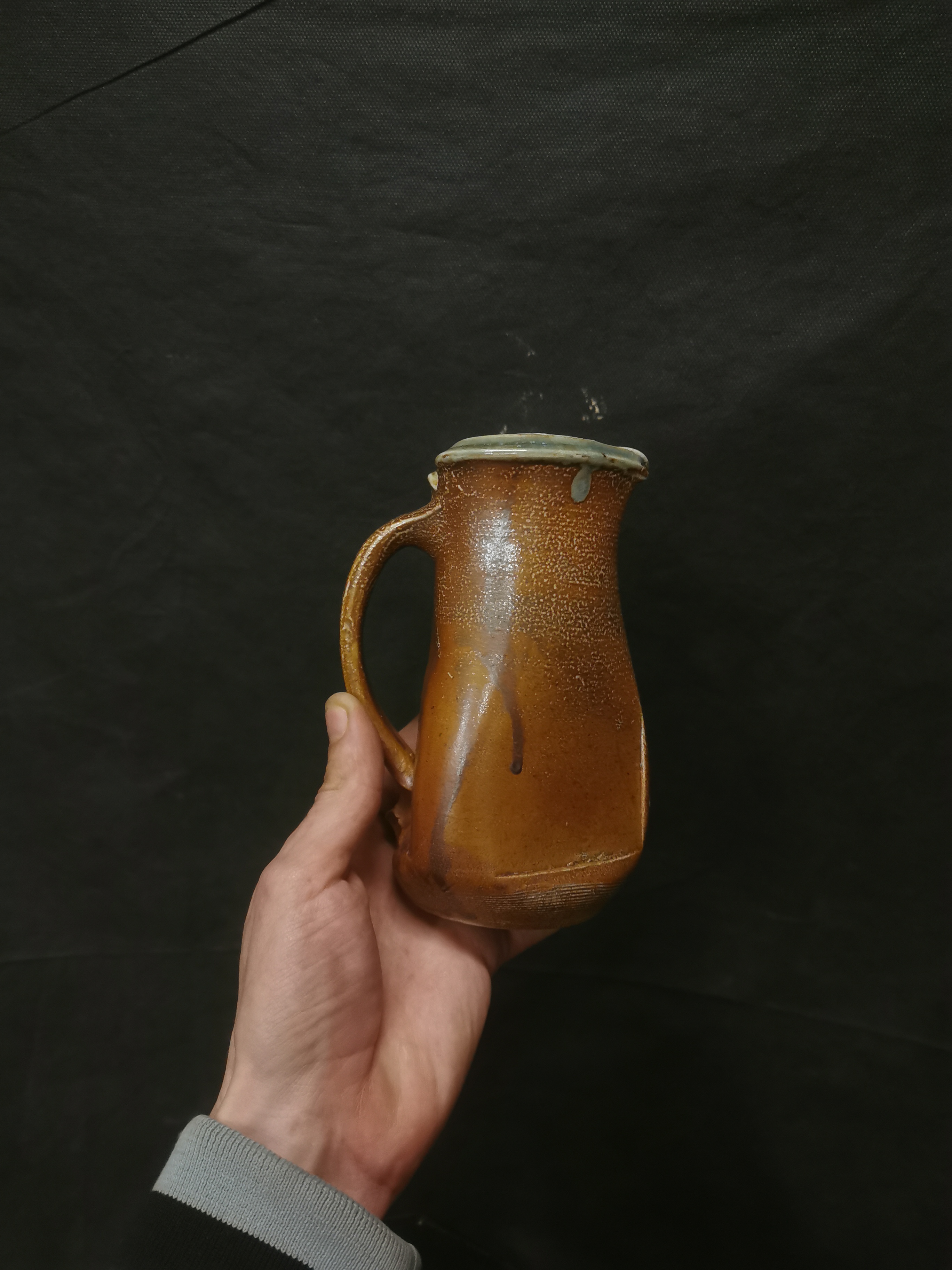Salt-glazed pitcher - view 4