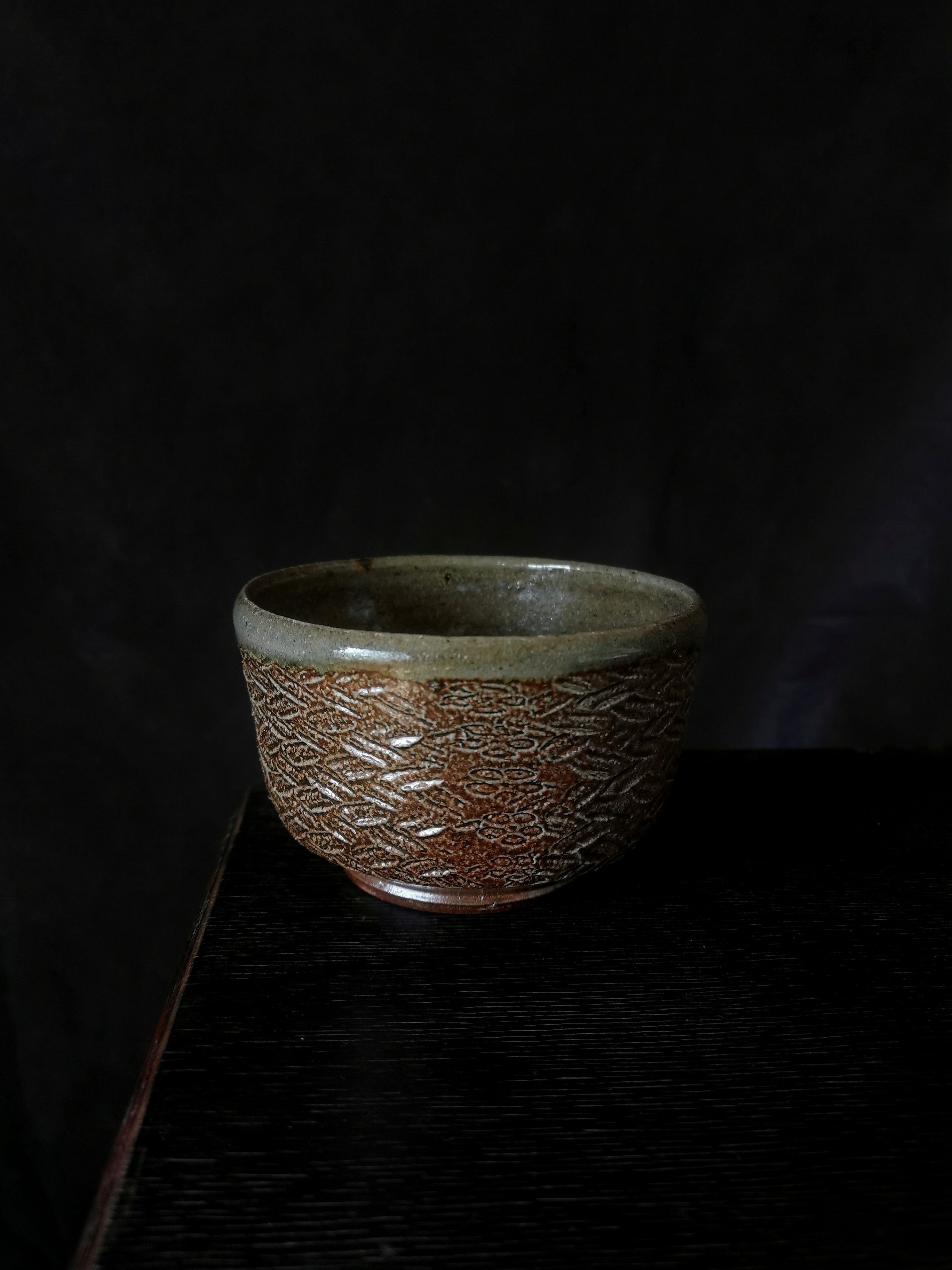 Salt-glazed bowl - view 2